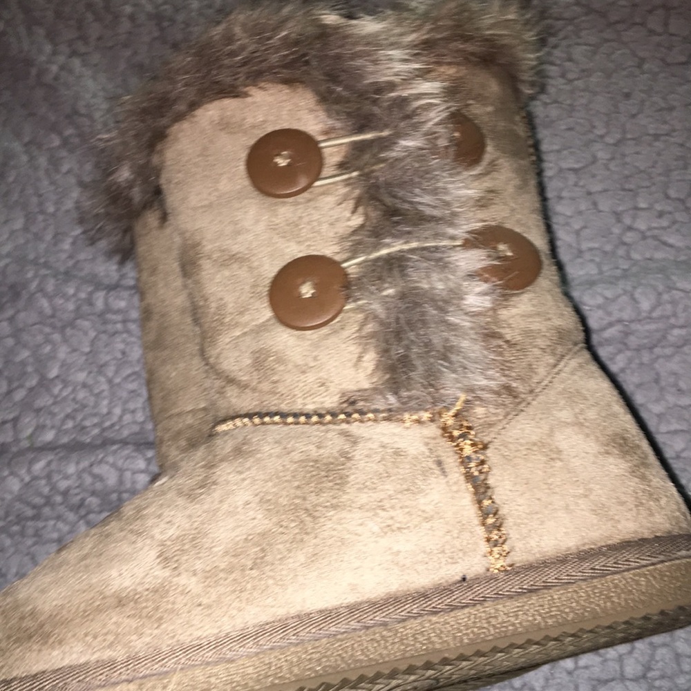 Brown boots, reallllllly soft, size US 3
